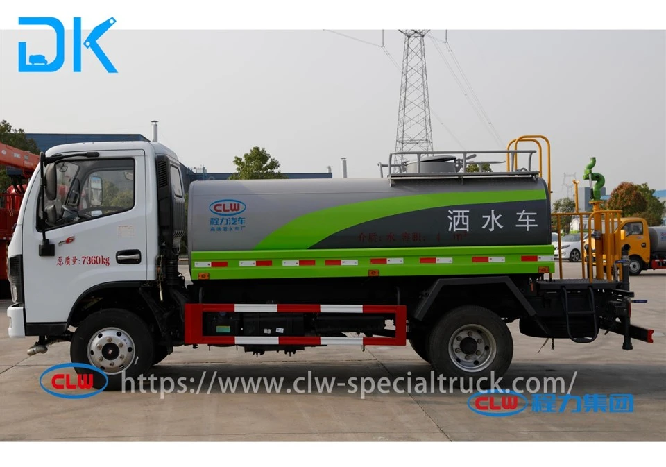 Dongfeng 5 square meter green sprinkler truck side 2