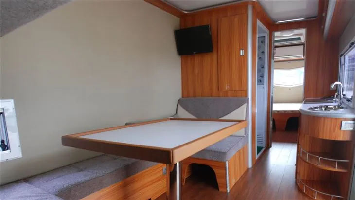 destination trailer-living roon